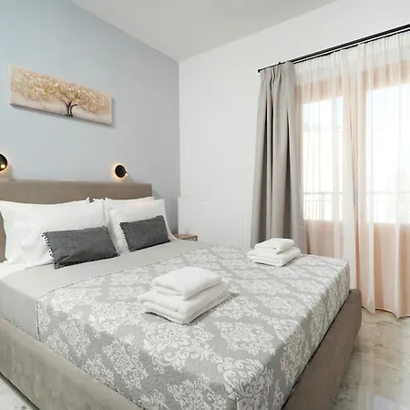 Lumina House Panagia