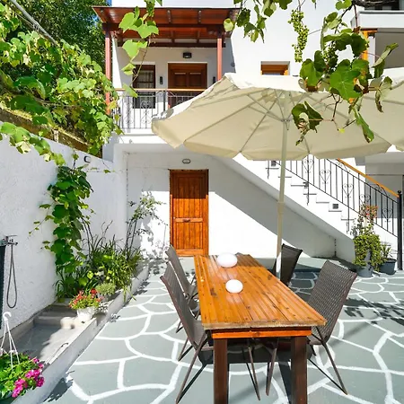 Lumina House Panagia Case de vacanță