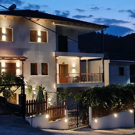 Lumina House Panagia Case de vacanță